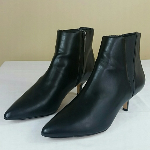 Donald J Pliner black kitten heel boots - Picture 6 of 12